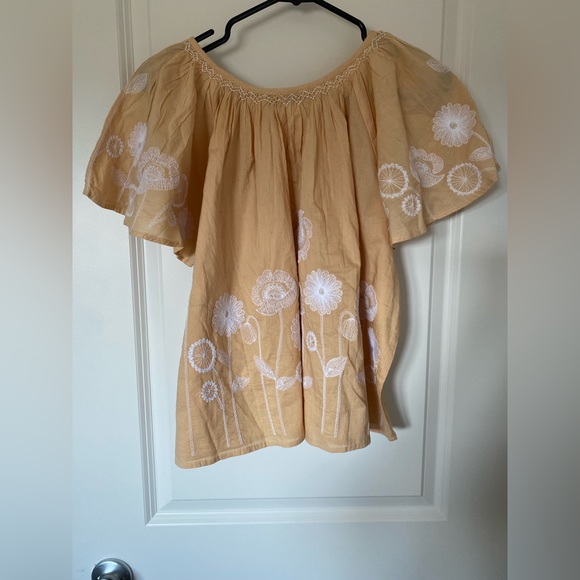 - Beautiful Embroidered Dex Blouse - - Picture 2 of 6